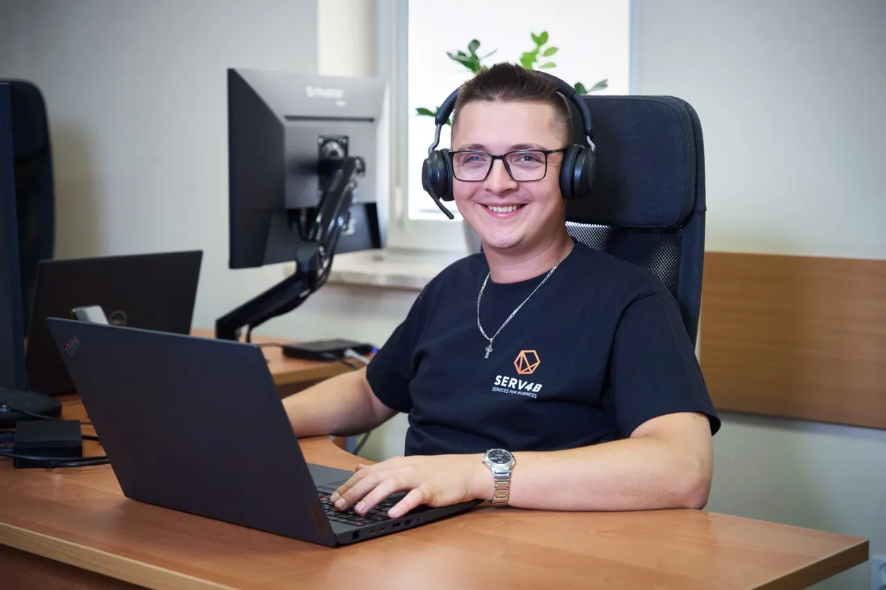 Rozszerzona forma outsourcingu z natychmiastową pomocą na miejscu